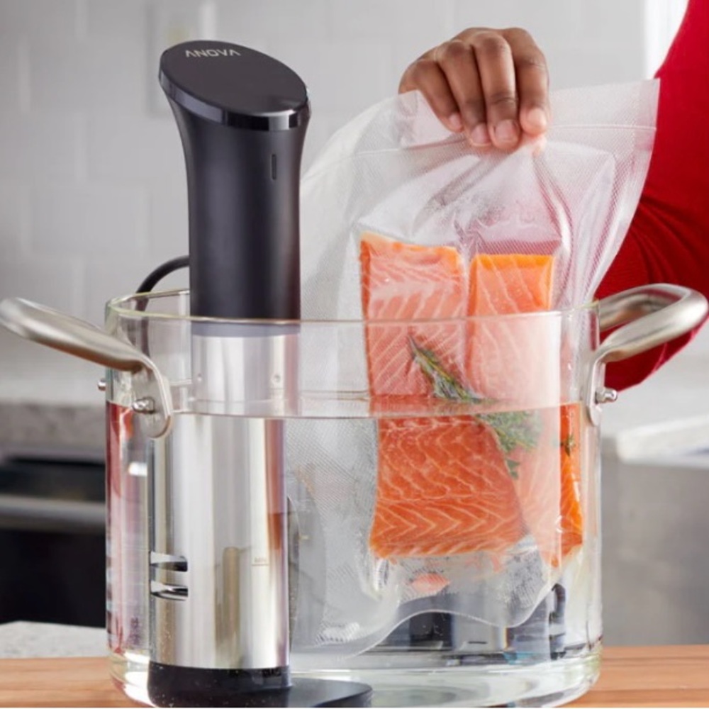 ANOVA Sous Vide Precision Cooker with Bluetooth 800 Watt NEW!! - Picture 2 of 12